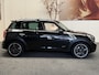 MINI Countryman 1.6 COOPER S ALL4 CHILI LEDER PANORAMA SCHUIF/KANTELDAK NAVIGATIE CRUISE CONTROL STOEL EN VOORRUITVERWARMING MISTLAMPEN VOOR 18"LICHTMETALEN VELGEN PDC ZEER MOOI !!