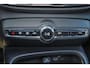 Volvo EX40 Single Motor Extended Range Business Ed. 82 kWh - IntelliSafe Assist & Surround - Parkeercamera achter - Harman/Kardon audio - Verwarmde voorstoelen & stuur - Parkeersensoren voor & achter - Draadloze tel. lader - Warmtepomp - Extra getint glas - 19' LMV