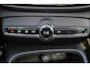 Volvo XC40 B4 Plus Dark - Panorama/schuifdak - IntelliSafe Assist & Surround - Harman/Kardon audio - Parkeercamera achter - Verwarmde voorstoelen & stuur - Parkeersensoren voor & achter - Elektr. bedienb. voorstoelen met geheugen links - Draadloze tel. lader - 20' LMV