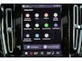 Volvo XC40 B4 Plus Dark - Panorama/schuifdak - IntelliSafe Assist & Surround - Harman/Kardon audio - Parkeercamera achter - Verwarmde voorstoelen & stuur - Parkeersensoren voor & achter - Elektr. bedienb. voorstoelen met geheugen links - Draadloze tel. lader - 20' LMV