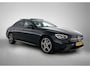 Mercedes-Benz E-klasse 200 AMG Nightpakket | Panoramadak | Trekhaak | CarPlay | Sfeerverlichting | Dode Hoek Ass | 360° Camera | Inclusief 24 maanden Mercedes-Benz Certified garantie voor Europa.