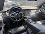 Volvo V90 2.0 T8 AWD R-Design | 360º Camera | Luchtvering | Stoel/stuur verwarming | Power seats | Memory | Trekhaak | Panoramadak | Adaptieve cruise | Carbon inleg | Keyless entry/start | Bowers & Wilkens | DAB | BLIS |