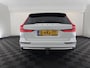 Volvo V60 2.0 T6 Core Bright AWD (Plug-In) {SoH-97%} (INCL-BTW) Aut. *FULL-LED | DIGI-COCKPIT | CAMERA | HEATED-COMFORTSEATS | KEYLESS | DAB | PRIVACY-GLASS | CARPLAY | NAVI-FULLMAP | TOWBAR | 18''ALU*