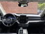 Volvo XC90 2.0 T8 Plug-in hybrid AWD Ultra Bright | Bowers & Wilkins | Panoramadak | Luchtvering | Trekhaak, inklapbaar | Massagestoelen | Head-Up Display | Extra getint glas | 360 graden camera | Geventileerde voorstoelen | 20 inch. lichtmetalen velgen | Stoel-/ stuurwielverwarming | Verwarmde achterbank | Pilot assist