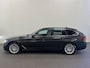 BMW 5-Serie Touring 530e High Executive Panoramadak Navigatie Apple Carplay Android Auto 360 camera Parkeerhulp Cruise Control Adaptieve LED-koplampen Stoelverwarming Leder Climate Control Lichtmetalen velgen Privacy Glass