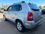 Hyundai Tucson 2.0i Style Executive met parkeersensoren en trekhaak en cruise controle en airco