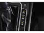 Volkswagen Passat Variant 1.4 TSI PHEV GTE Business Automaat | S/K-Panodak | Adapt. Cruise | Stoel-+Stuurverw. | PDC | 360 Camera | NAV + App. Connect | ECC | Elek. Trekhaak | Elek. Klep | LM 17" |
