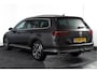 Volkswagen Passat Variant 1.4 TSI PHEV GTE Business Automaat | S/K-Panodak | Adapt. Cruise | Stoel-+Stuurverw. | PDC | 360 Camera | NAV + App. Connect | ECC | Elek. Trekhaak | Elek. Klep | LM 17" |