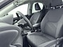 Toyota Yaris 1.5 Hybrid 115 Dynamic | Dodehoek detectie | Parkeersensoren voor/achter | Stoel-/stuurverwarming | Apple Carplay / Android Auto