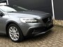 Volvo V40 Cross Country T3 Polar+ Luxury | Panoramadak | Harman Kardon Premium Sound | Parkeersensoren en Parkeercamera achter | Lederen bekleding | Standkachel | Volvo Guard alarm | Climate control | Cruise control |