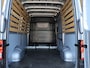 Volkswagen Crafter 35 2.0 TDI 140 PK L3H3 TWO-TONE + 3000 KG TREKHAAK | APPLE CARPLAY | CRUISE | SIDEBARS | NAVIGATIE