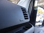 Volkswagen Crafter 35 2.0 TDI 140 PK L3H3 TWO-TONE + 3000 KG TREKHAAK | APPLE CARPLAY | CRUISE | SIDEBARS | NAVIGATIE