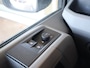 Volkswagen Crafter 35 2.0 TDI 140 PK L3H3 TWO-TONE + 3000 KG TREKHAAK | APPLE CARPLAY | CRUISE | SIDEBARS | NAVIGATIE