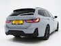 BMW 3-Serie Touring 320i M Sport Pro Brooklyn Grey | M-sportstoelen | Panoramadak | Harman/Kardon | Carbon | Camera | Memory | Sfeerlicht