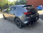 Mazda 3 2.0 e-SkyActiv-X M Hybrid 180 Luxury // HEAD-UP DISPLAY // DODEHOEK // BOSE // ELEK.STOEL+GEHEUGEN // LEDER // 360 CAMERA //