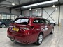 Toyota Auris Touring Sports 1.2T 116pk Executive | Trekhaak | Lederen bekleding | Camera | Cruise | Stoel verwarming | All-season banden |