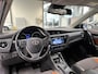 Toyota Auris Touring Sports 1.2T 116pk Executive | Trekhaak | Lederen bekleding | Camera | Cruise | Stoel verwarming | All-season banden |