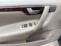 Volvo V70 2.4D Edition | Leder | Trekhaak | Clima | Stoelverwarming | 16" Velgen | PDC | Cruise | APK t/m 20-11-2026 |
