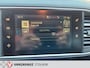 Peugeot 308 SW 1.2 PureTech Blue Lease, Trekhaak aanwezig, Ruime gezinsauto.