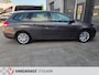 Peugeot 308 SW 1.2 PureTech Blue Lease, Trekhaak aanwezig, Ruime gezinsauto.