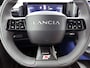 Lancia Ypsilon 280pk HF 54 kWh Automaat | Navigatie | Adaptieve Cruise Control | Camera Voor + Achter | 18"LMV | Dodehoekdetectie | Keyless Entry/Start | 3 FASE | LED | Sportonderstel |