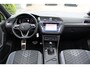 Volkswagen Tiguan 1.4 TSI eHybrid 245pk R-Line DSG Automaat / Panorama dak / IQ-Led / Zwenkbare trekhaak / LM 19 inch / Navigatie / Camera