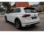 Volkswagen Tiguan 1.4 TSI eHybrid 245pk R-Line DSG Automaat / Panorama dak / IQ-Led / Zwenkbare trekhaak / LM 19 inch / Navigatie / Camera