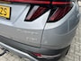 Hyundai Tucson 1.6 T-GDI PHEV Premium Sky 4WD |Trekhaak| Panoramisch schuif/kantel dak | Apple Carplay/Android Auto | Stoelverwarming/verkoeling | Elektrische achterklep | Elektrische verstelbare stoelen met geheugen |