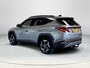 Hyundai Tucson 1.6 T-GDI PHEV Premium Sky 4WD |Trekhaak| Panoramisch schuif/kantel dak | Apple Carplay/Android Auto | Stoelverwarming/verkoeling | Elektrische achterklep | Elektrische verstelbare stoelen met geheugen |