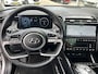 Hyundai Tucson 1.6 T-GDI PHEV Premium Sky 4WD |Trekhaak| Panoramisch schuif/kantel dak | Apple Carplay/Android Auto | Stoelverwarming/verkoeling | Elektrische achterklep | Elektrische verstelbare stoelen met geheugen |