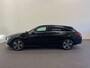 Mercedes-Benz CLA Shooting Brake 250 e Business SoH 93% Panoramadak Trekhaak Navigatie Camera Parkeerhulp Cruise control Stoelverwarming Virtual Cockpit Full Led Half leder Climate Control Lichtmetalen velgen
