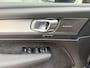 Volvo XC40 2.0 B4 Plus Dark / Elektr. verstelb. voorstoelen / Harman/Kardon / Achteruitrijcamera /