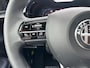 Alfa Romeo Junior Elettrica 54 kWh | Parkeersensoren | LMV | Apple Carplay & Android Auto | Cruise & Climate Control | 12 Maanden BOVAG Garantie