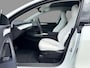 Tesla Model Y Long Range AWD 75 kWh SOH 94,9% / 20'' LMV ( € 2.300 ) / 3 Fase / Panorama / Stoelverwarming / Memory / Dodehoek / Full-LED /