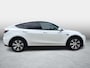Tesla Model Y Long Range AWD 75 kWh SOH 94,9% / 20'' LMV ( € 2.300 ) / 3 Fase / Panorama / Stoelverwarming / Memory / Dodehoek / Full-LED /