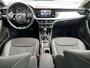 Skoda Kamiq 1.0 TSI Ambition / Parkeersensoren V+A / Stuur + Stoelverwarming / LED / App-Connect / Verwarmbare Voorruit **