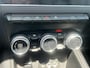 Renault Captur 1.6 E-Tech Hybrid 145 Intens / Schuif - Kanteldak / Semi Elektrische Trekhaak / Apple Carplay & Android Auto / Rondom zichtcamera / Climate Control / Navigatie / Lichtmetalen Velgen /