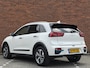 Kia Niro EV e-Niro DynamicPlusLine 64 kWh | SOH 95,6 % | Navigatie | Climate Control | Schuif-/ kanteldak | Parkeersensoren Voor & Achter | Camera Achter |