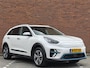 Kia Niro EV e-Niro DynamicPlusLine 64 kWh | SOH 95,6 % | Navigatie | Climate Control | Schuif-/ kanteldak | Parkeersensoren Voor & Achter | Camera Achter |