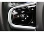 Volvo V60 2.0 T6 Twin Engine AWD Momentum Pro Climate, Cruise, Navigatie, Apple Carplay, LED, Trekhaak, 19''
