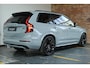 Volvo XC90 T8 Plug-in hybrid AWD Ultra Dark | luchtvering | Semi-Electrische Wegklapbare Trekhaak | 360° Parkeercamera | Nappa lederenbekleding | Black Edition | 20'' Lichtmetalen velgen | Harman Kardon Premium Audio | Google Infotainment