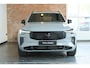 Volvo XC90 T8 Plug-in hybrid AWD Ultra Dark | luchtvering | Semi-Electrische Wegklapbare Trekhaak | 360° Parkeercamera | Nappa lederenbekleding | Black Edition | 20'' Lichtmetalen velgen | Harman Kardon Premium Audio | Google Infotainment