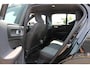 Volvo XC40 B4 211PK Automaat Plus Dark Semi elektrisch wegklapbare trekhaak / Google infotainment / Adaptieve Cruise Control / Verwarmbare voorruit