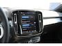 Volvo XC40 B4 211PK Automaat Plus Dark Semi elektrisch wegklapbare trekhaak / Google infotainment / Adaptieve Cruise Control / Verwarmbare voorruit