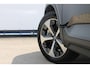 Volvo XC40 B4 211PK Automaat Plus Dark Semi elektrisch wegklapbare trekhaak / Google infotainment / Adaptieve Cruise Control / Verwarmbare voorruit