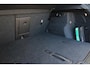 Volvo XC40 2.0 B4 Plus Dark | Achteropkomend verkeer waarschuwing | Apple Carplay & Android Auto | Autonomous Emergency Braking | Bots herkenning en activatie | Cruise control adaptief met Stop&Go en stuurhulp | Dodehoekdetectie met correctie