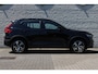 Volvo XC40 2.0 B4 Plus Dark | Achteropkomend verkeer waarschuwing | Apple Carplay & Android Auto | Autonomous Emergency Braking | Bots herkenning en activatie | Cruise control adaptief met Stop&Go en stuurhulp | Dodehoekdetectie met correctie