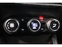 Renault Captur 1.3 TCe 140 Intens EDC | Camera | Stuurverwarming | Climate control | Navigatie | LED koplampen |