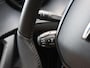 Peugeot 2008 1.2 PureTech 100 Allure | Parkeersensoren voor en achter | 17"velgen | Apple Carplay en Android Auto
