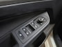Volkswagen Golf eTSI Life Business *Full-option* Stoel & Stuurverwarming - Panorama schuifdak - Apple Carplay/Android Auto - Dodehoekdetectie - Adaptive Cruise